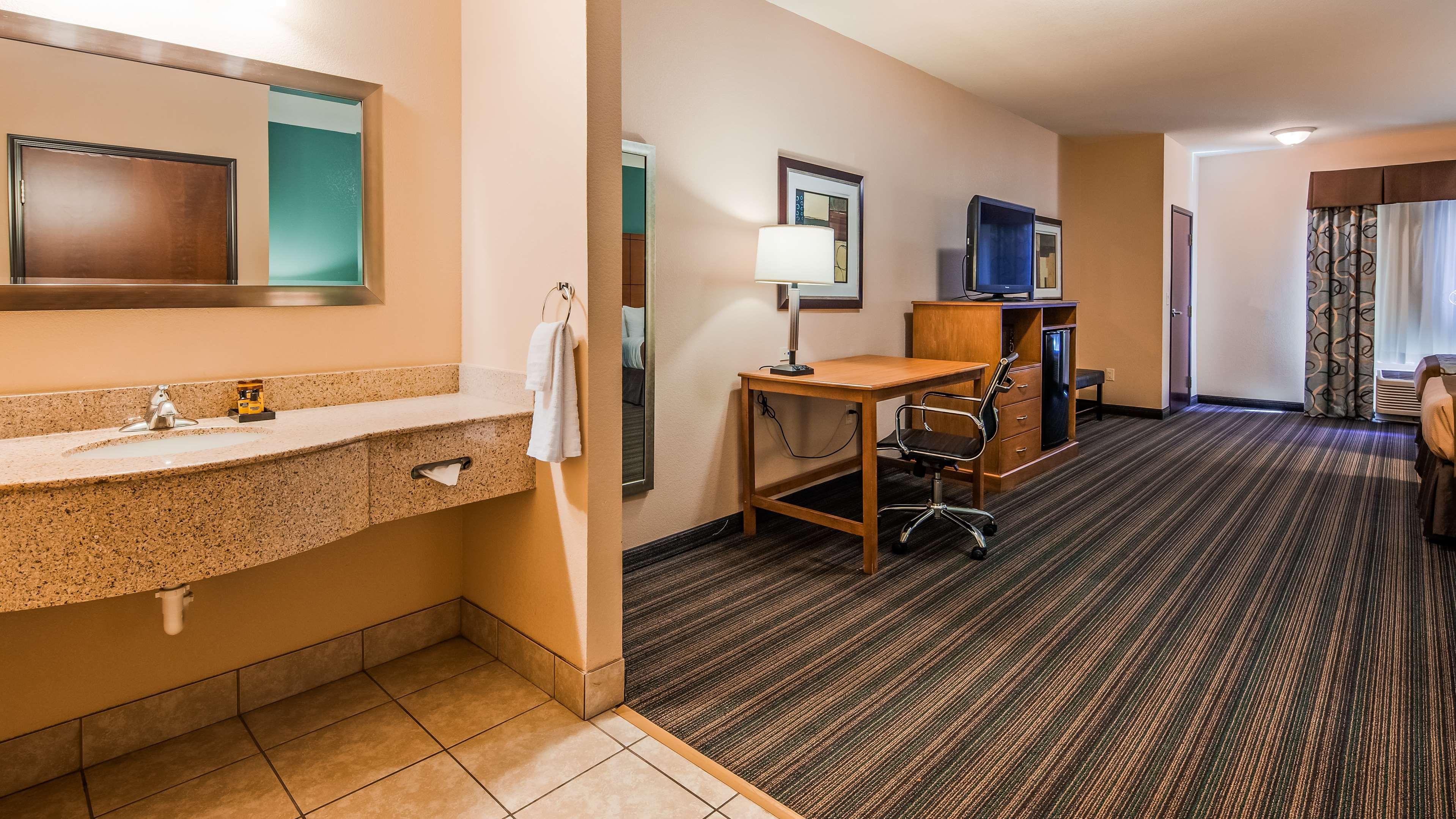 Best Western Plus Seminole Hotel y Suites Exterior foto